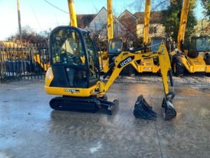 Jcb-8016-Cts-006-300x225 JCB 8016 CTS (2015) – Mini Pelle 1,5T – 2 487 h – Entièrement Révisée
