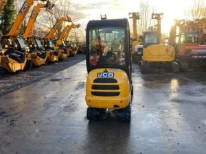 Jcb-8016-Cts-008-300x225 JCB 8016 CTS (2015) – Mini Pelle 1,5T – 2 487 h – Entièrement Révisée