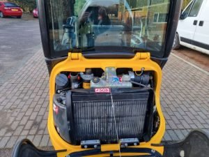 Jcb-8016-Cts-010-300x225 JCB 8016 CTS (2015) – Mini Pelle 1,5T – 2 487 h – Entièrement Révisée