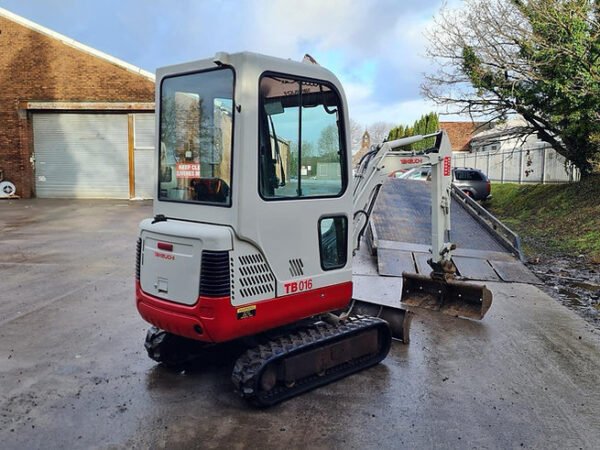 m9-3 Mini Pelle TAKEUCHI TB016 1.6 Tonne – occasion